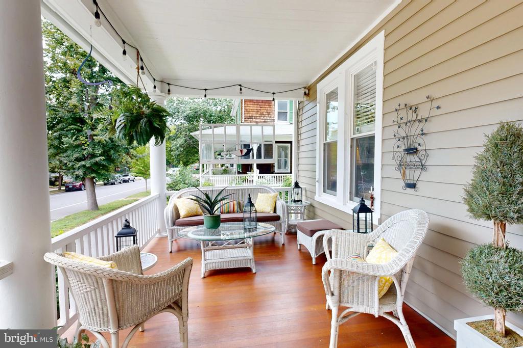 9 BROOKLETTS AVENUE