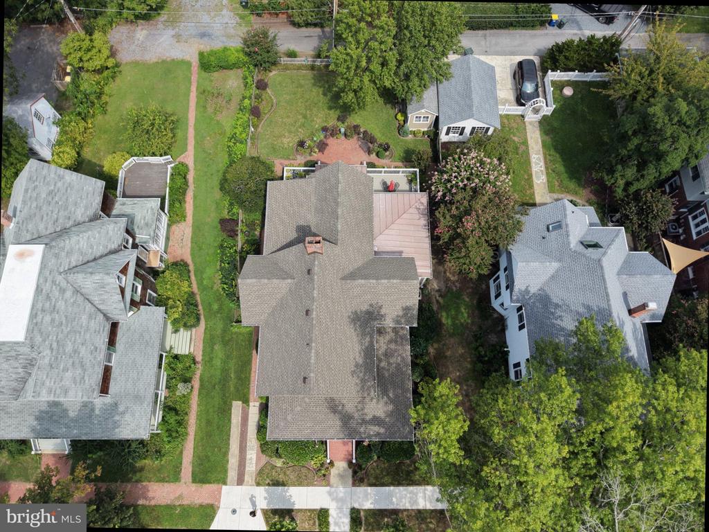 9 BROOKLETTS AVENUE