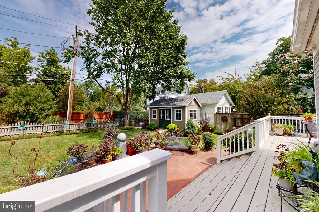 9 BROOKLETTS AVENUE