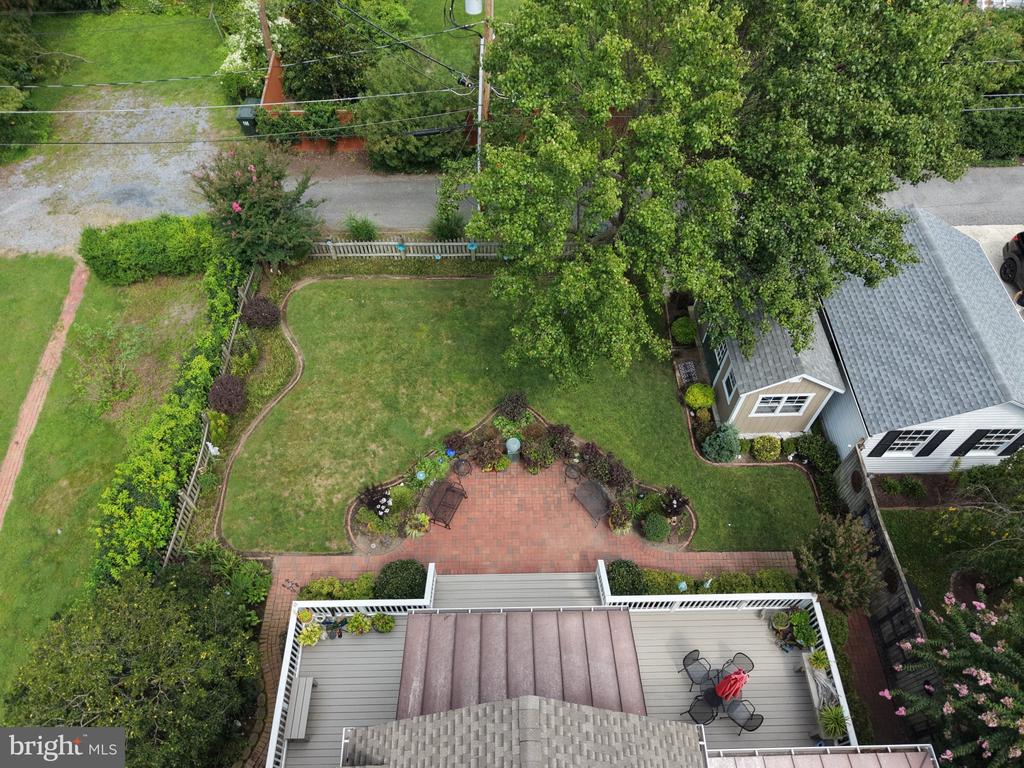 9 BROOKLETTS AVENUE