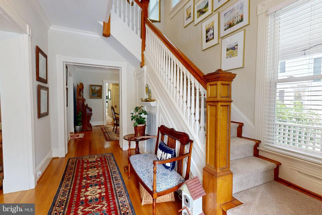 9 BROOKLETTS AVENUE