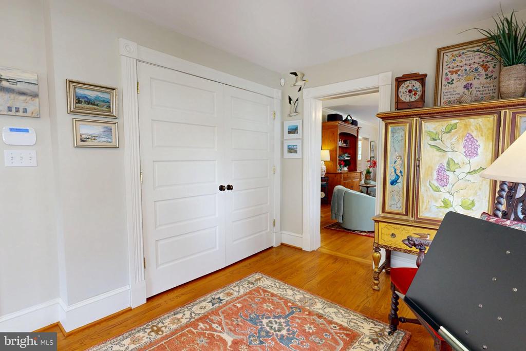 9 BROOKLETTS AVENUE