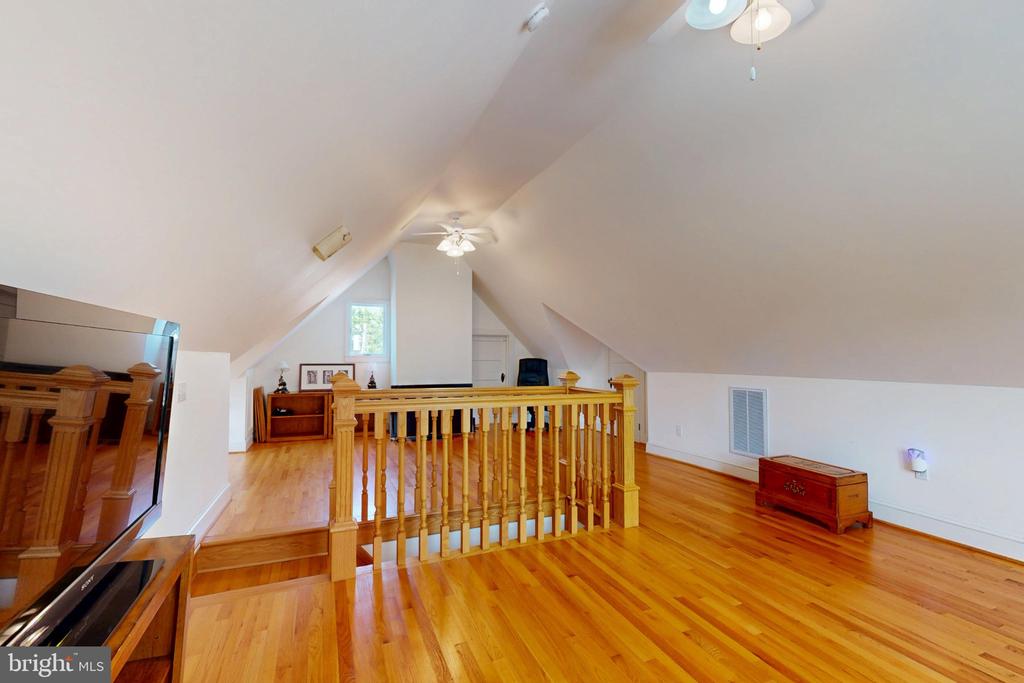 9 BROOKLETTS AVENUE