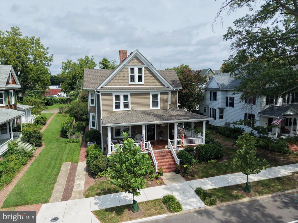 9 BROOKLETTS AVENUE
