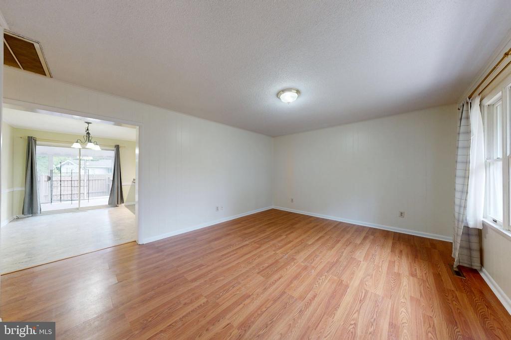 7102 DOGWOOD TERRACE