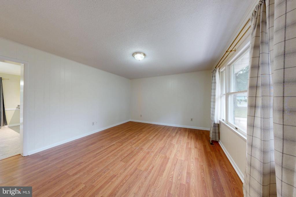 7102 DOGWOOD TERRACE