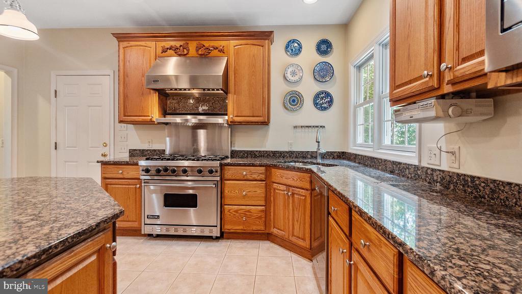 3305 BLUE HERON WAY