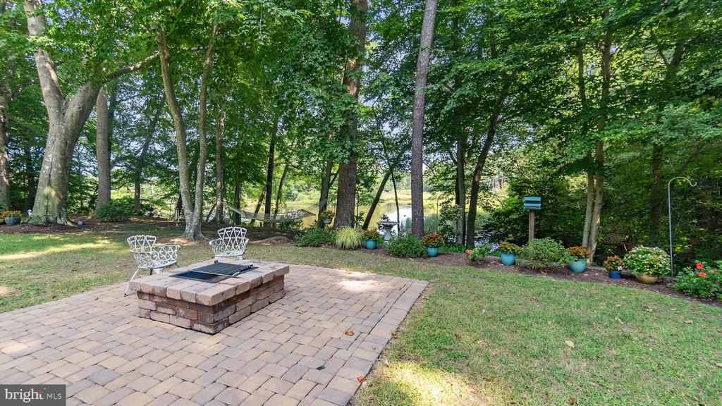 3305 BLUE HERON WAY