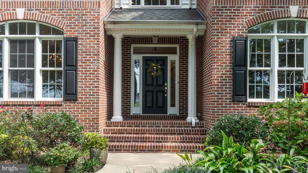 3305 BLUE HERON WAY