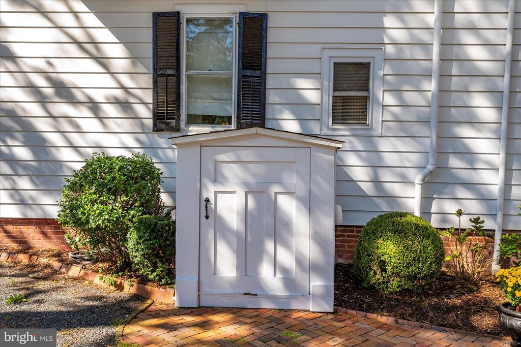 302 MIDDLE BOULEVARD