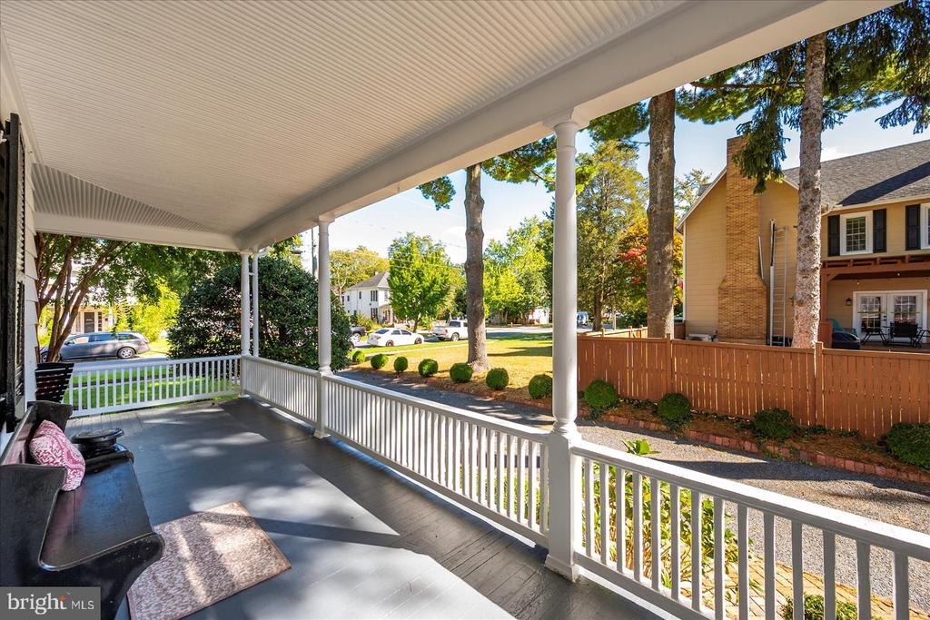 302 MIDDLE BOULEVARD