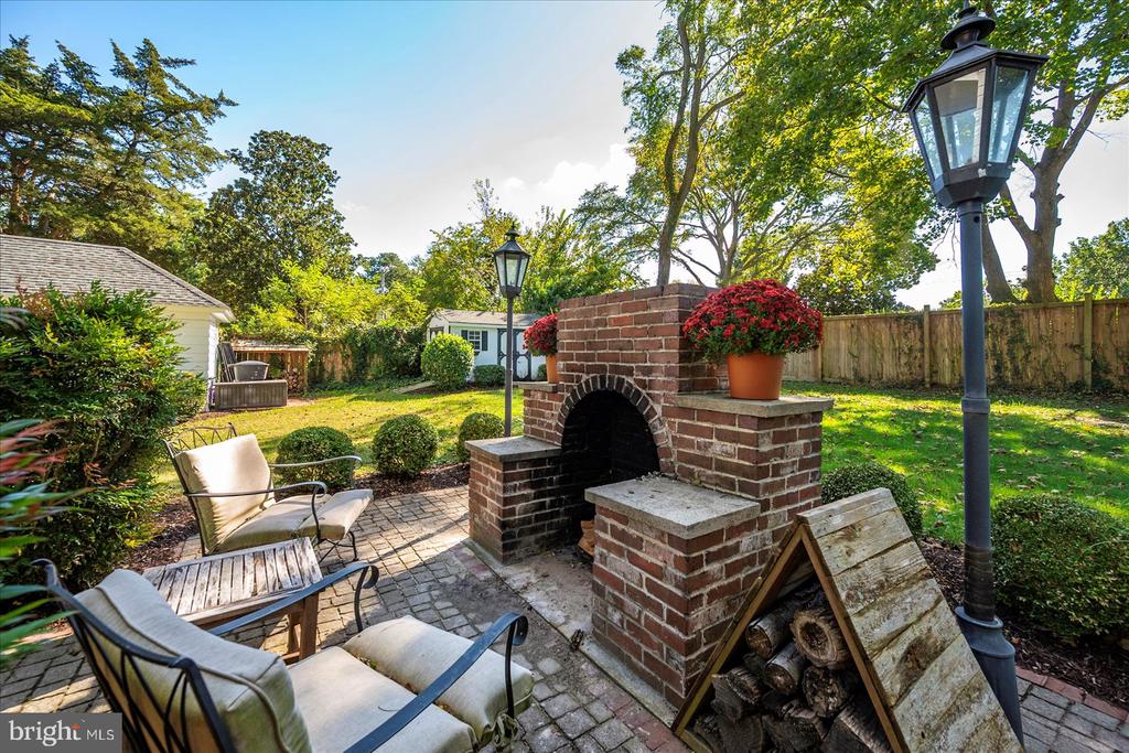 302 MIDDLE BOULEVARD