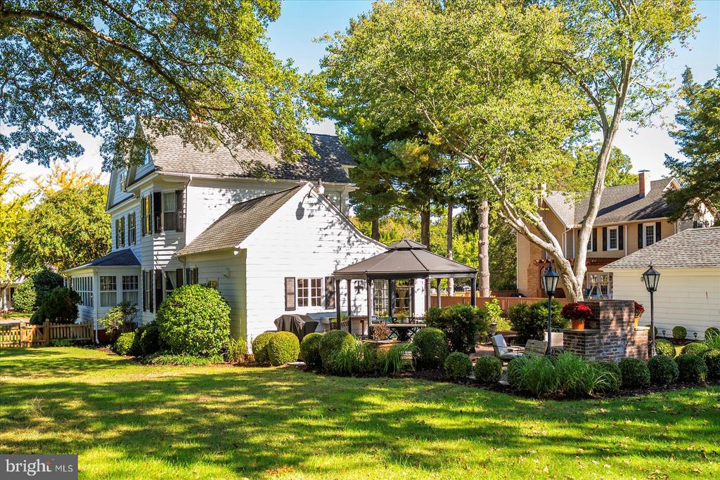 302 MIDDLE BOULEVARD
