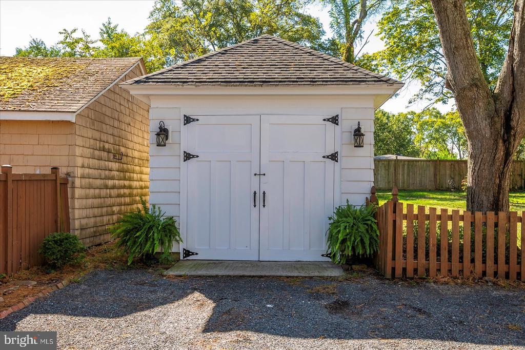 302 MIDDLE BOULEVARD