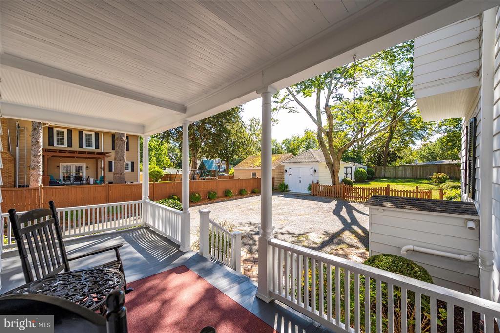 302 MIDDLE BOULEVARD