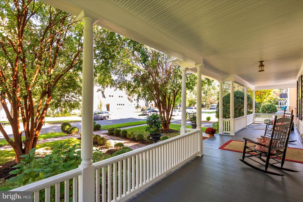 302 MIDDLE BOULEVARD