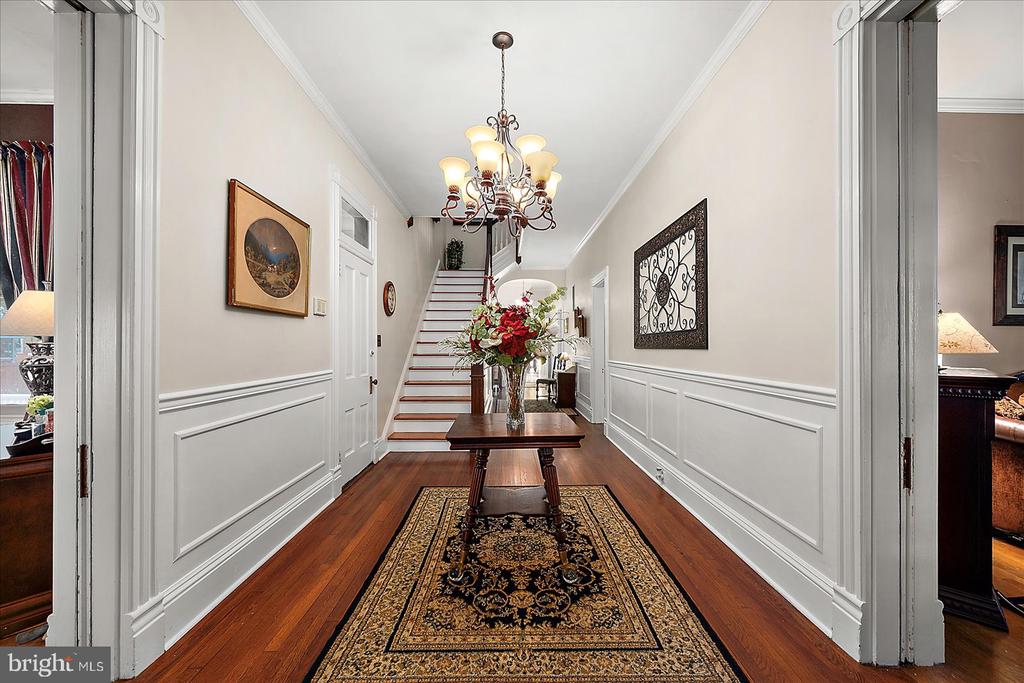 302 MIDDLE BOULEVARD