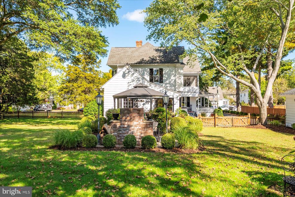 302 MIDDLE BOULEVARD