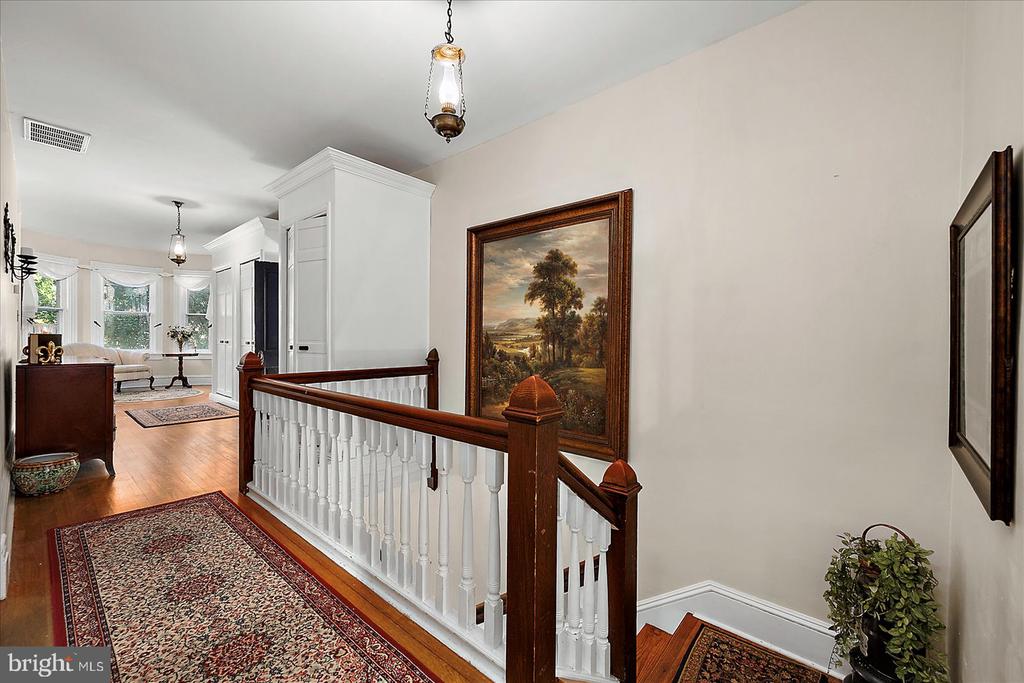 302 MIDDLE BOULEVARD