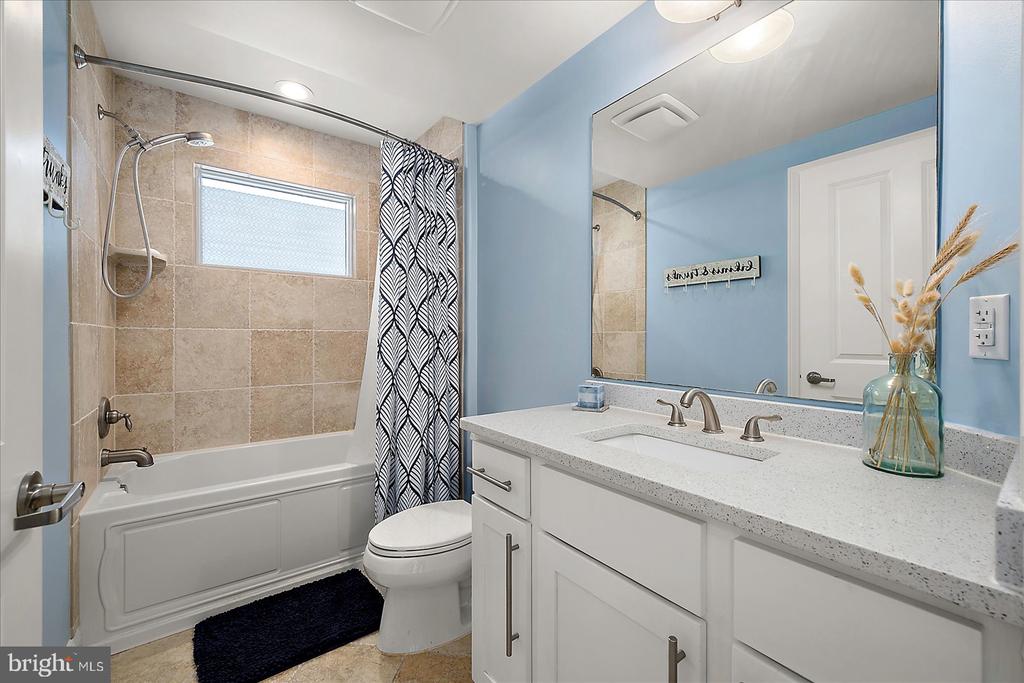 121 81ST STREET Unit: 705