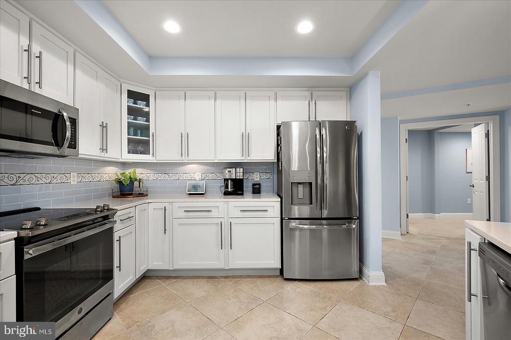 121 81ST STREET Unit: 705
