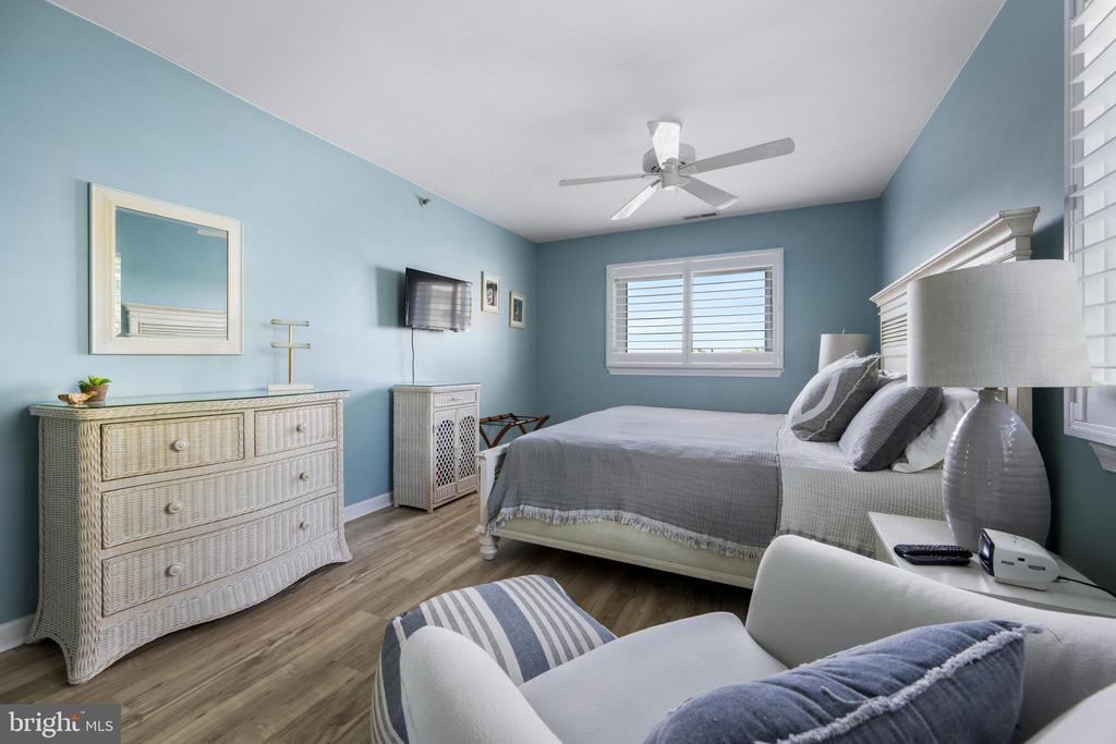 12401 JAMAICA AVENUE 358O