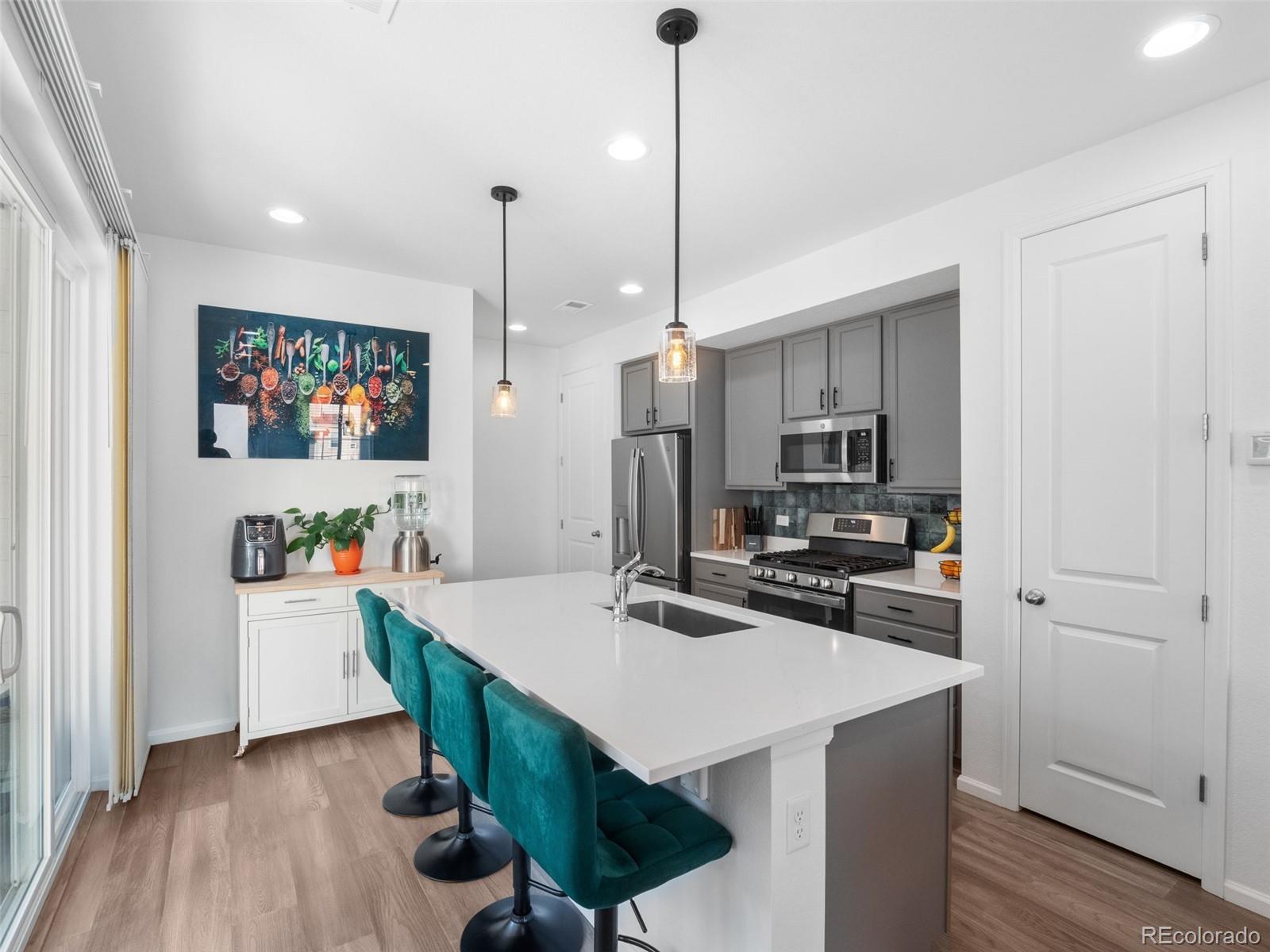 27436 E Archer Avenue