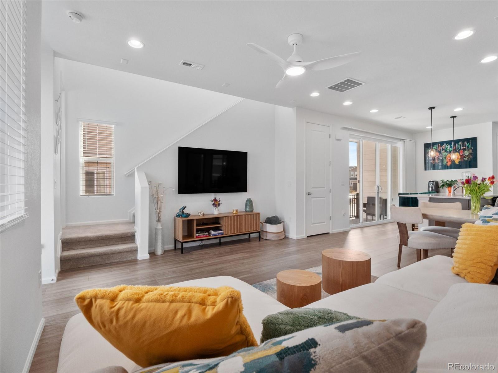 27436 E Archer Avenue