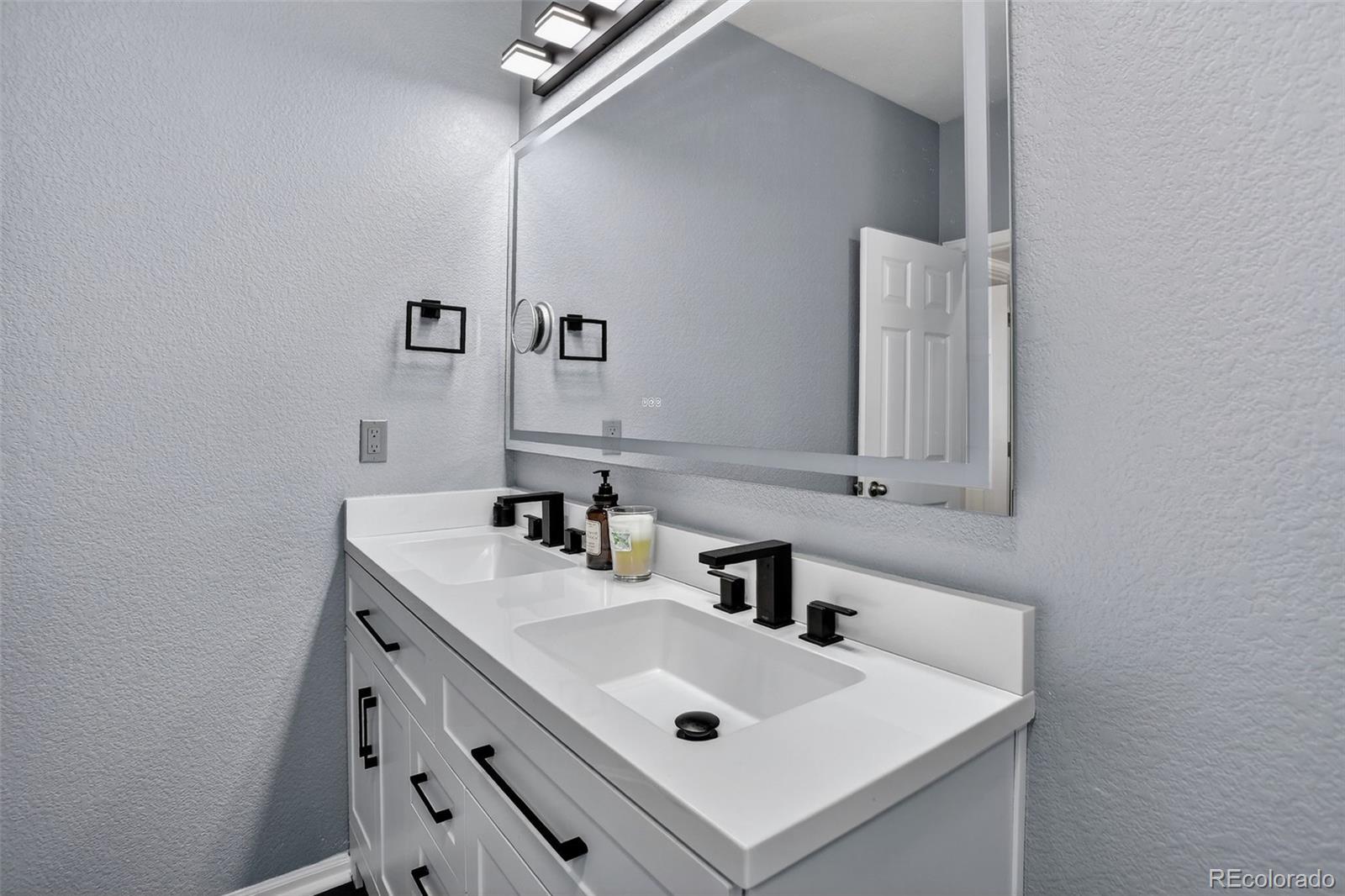 121 S Jackson Gap Way