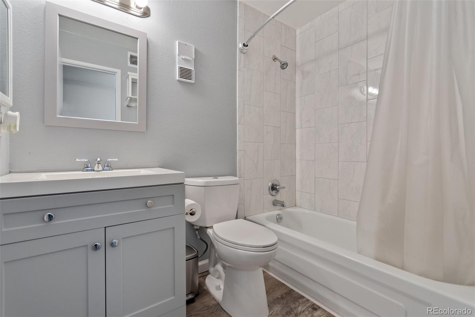 14483 E Jewell Avenue Unit: 204