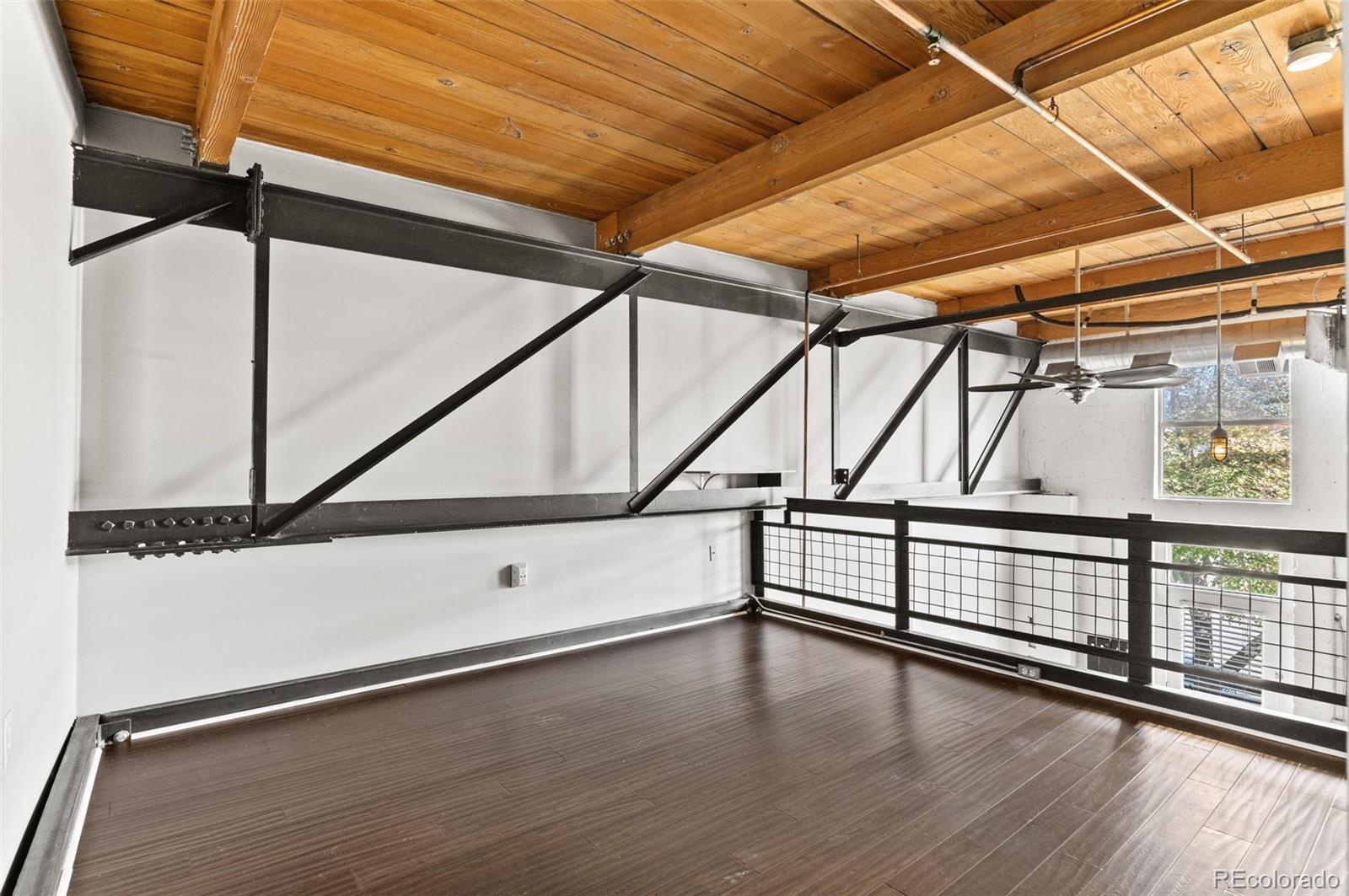 1111 Osage Street Unit: 16