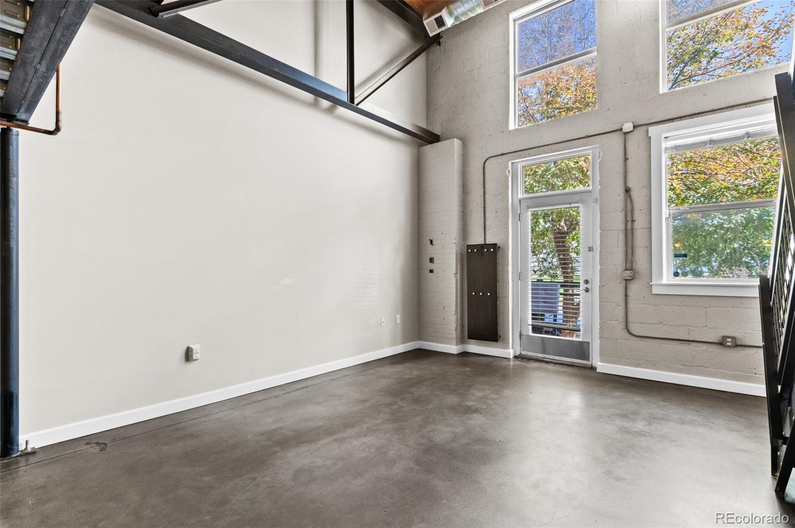 1111 Osage Street Unit: 16