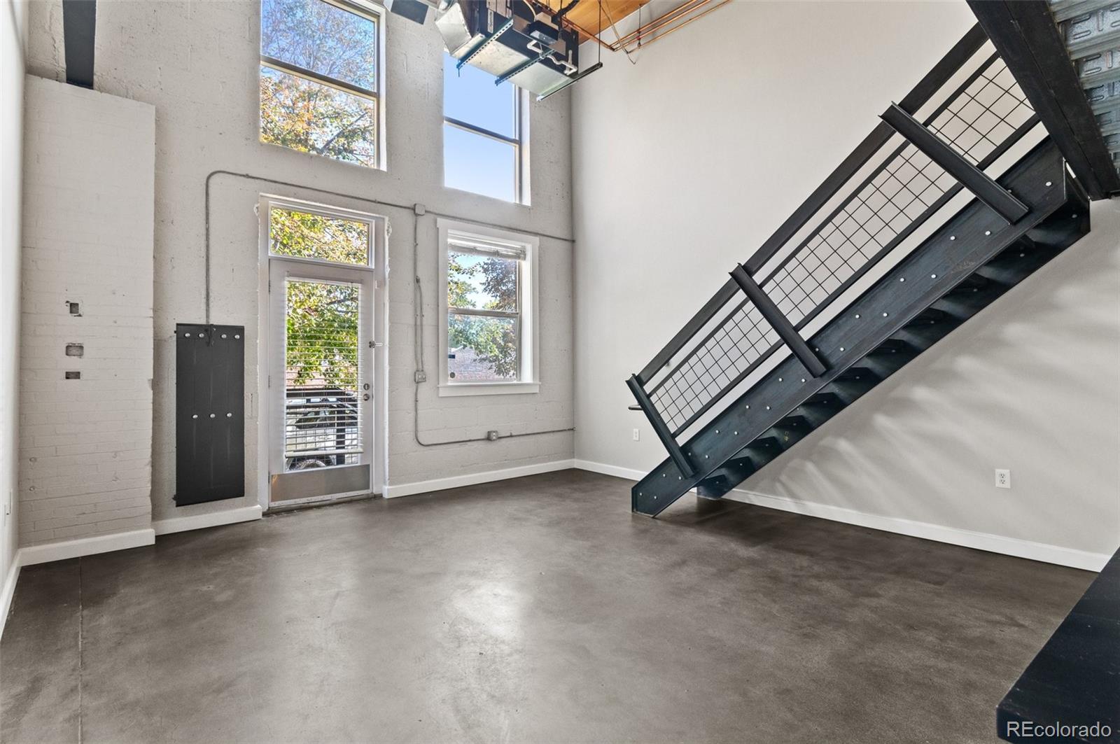 1111 Osage Street Unit: 16