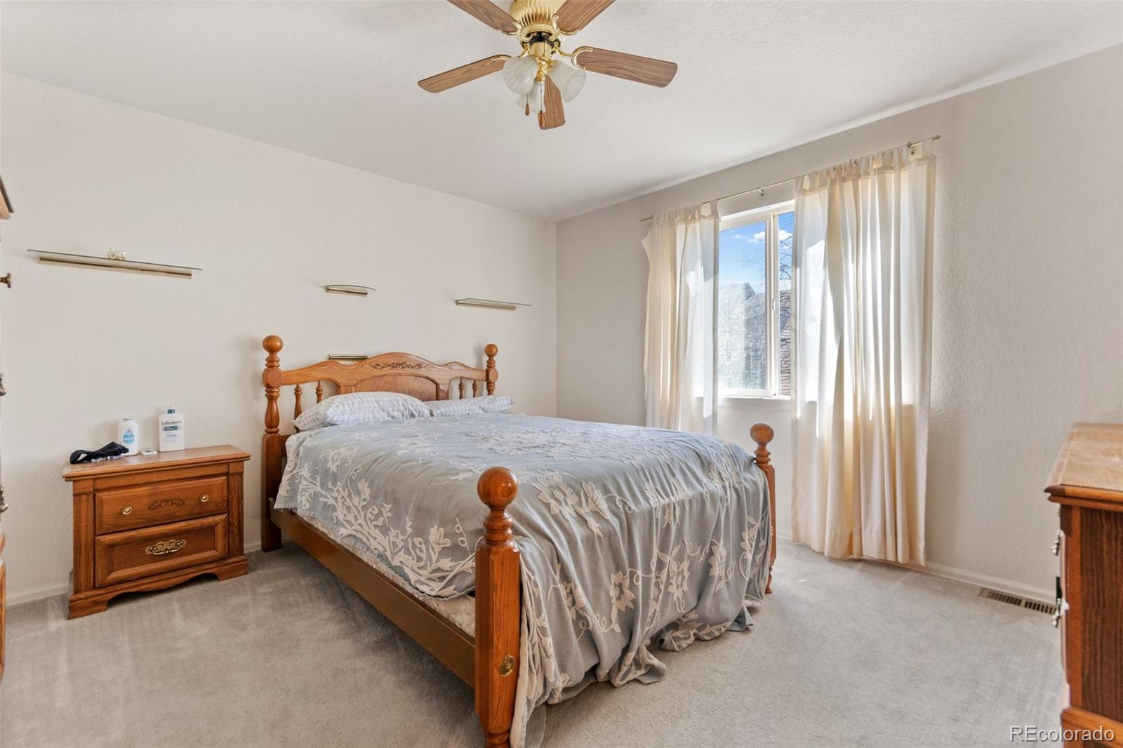 21322 E Williamette Place