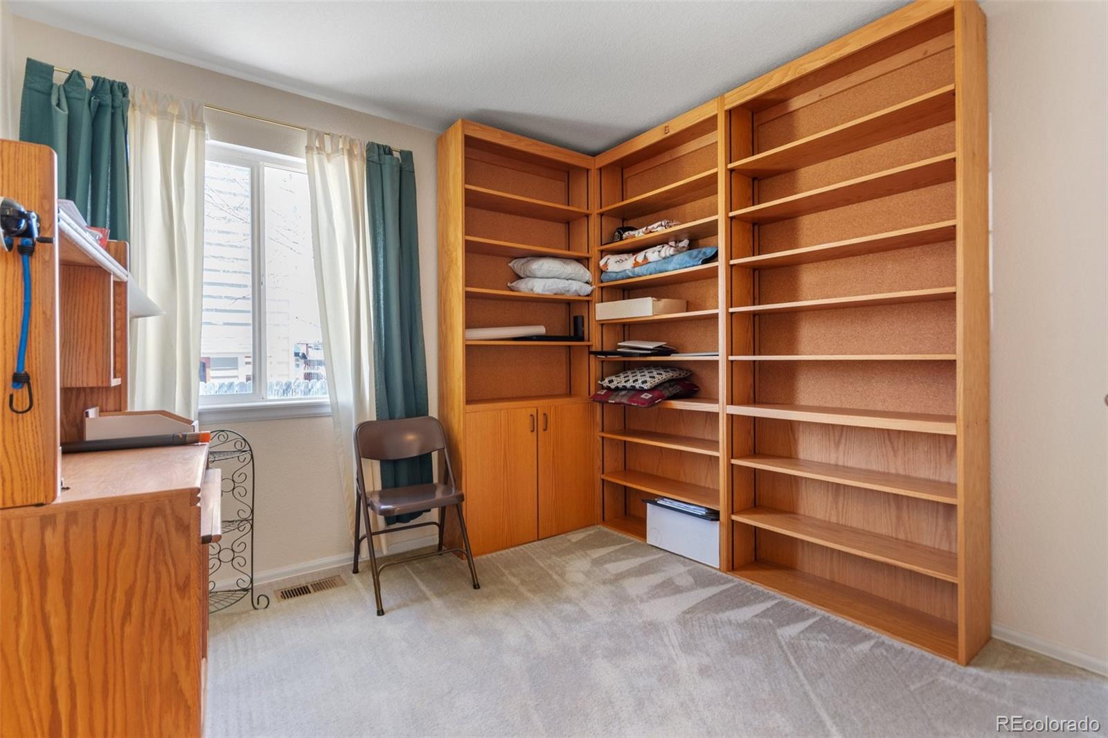 21322 E Williamette Place