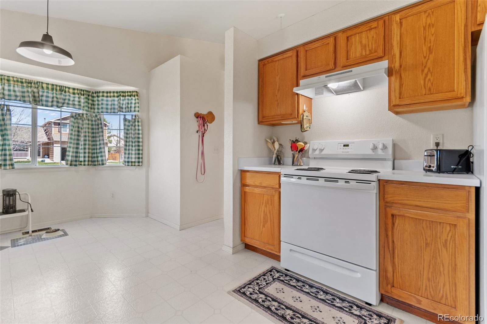 21322 E Williamette Place