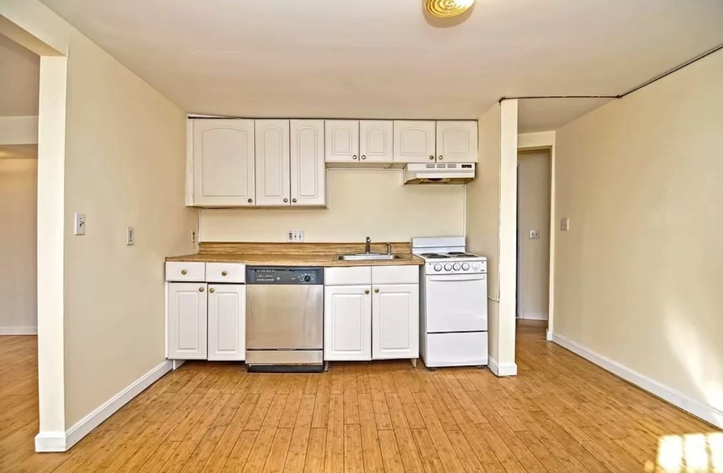 1706 Commonwealth Ave # 2