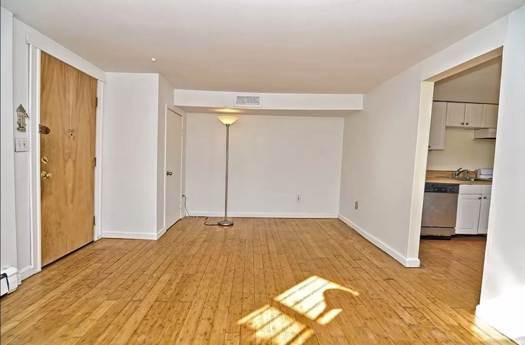 1706 Commonwealth Ave # 2