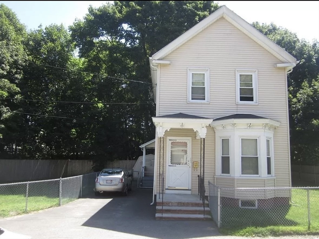 17 Holworthy Place