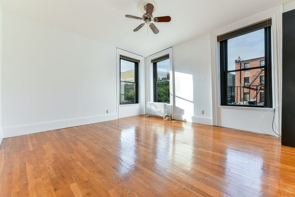41 Worcester Sq # 4