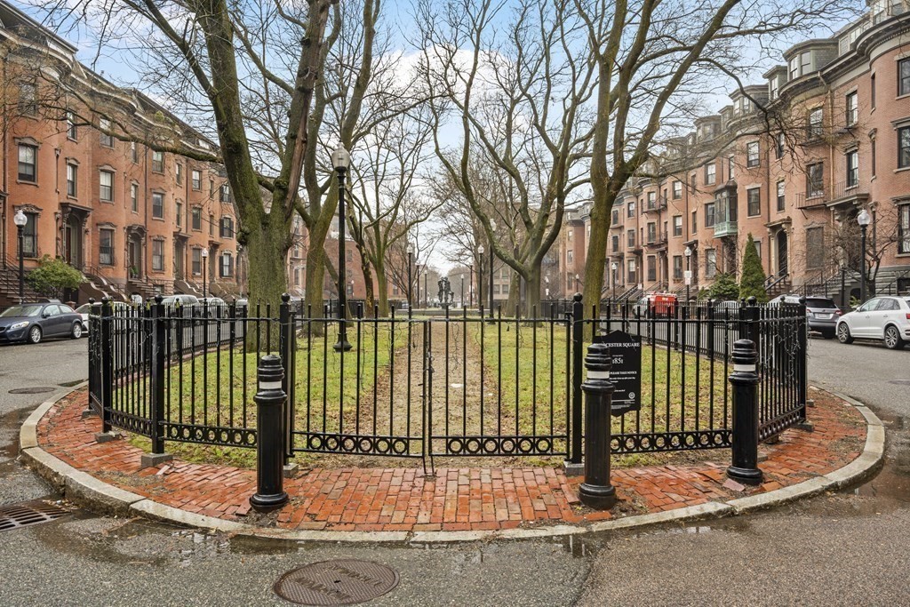 41 Worcester Sq # 4