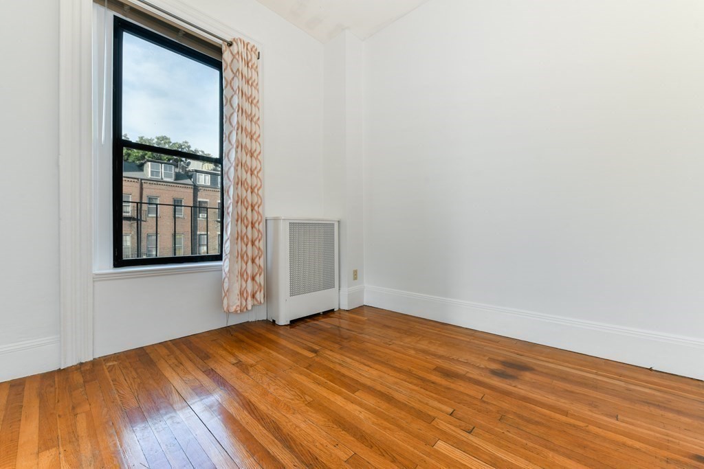 41 Worcester Sq # 4