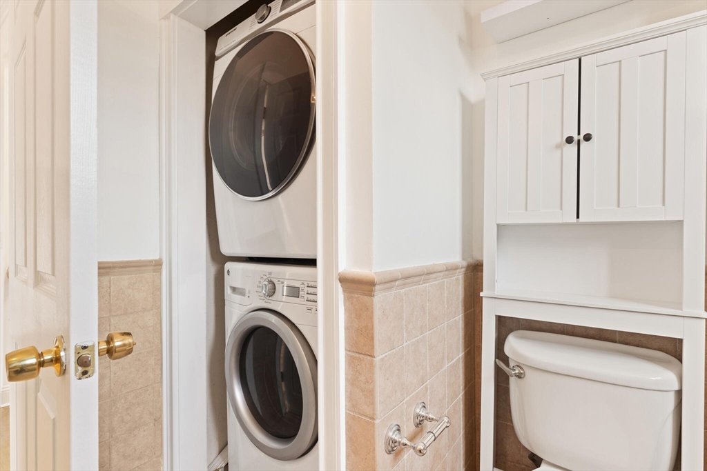 270 E St # 3