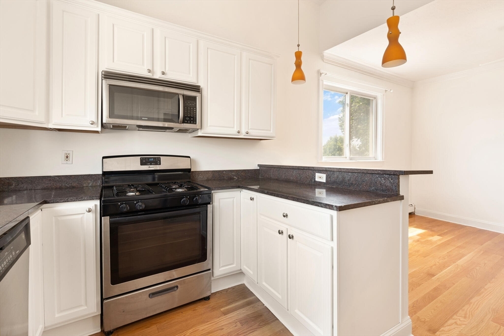 270 E St # 3