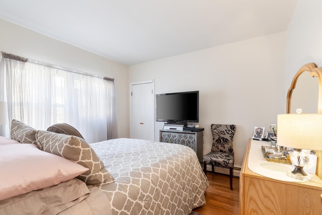 26 Wellesly St # 1