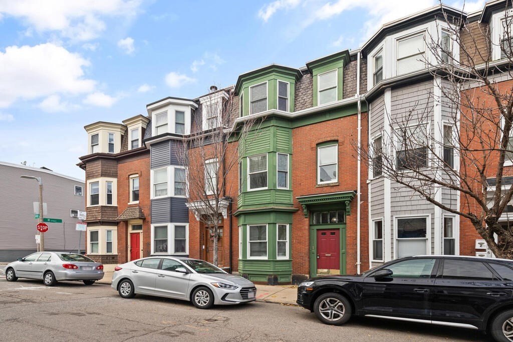 464 E 3rd # 3