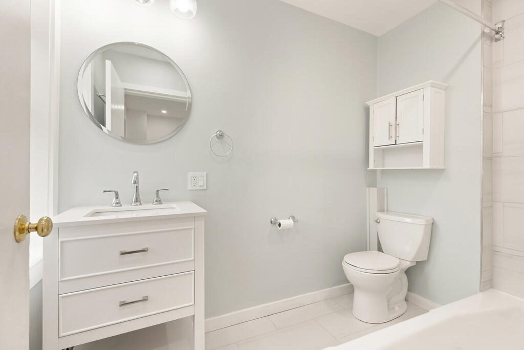464 E 3rd # 2