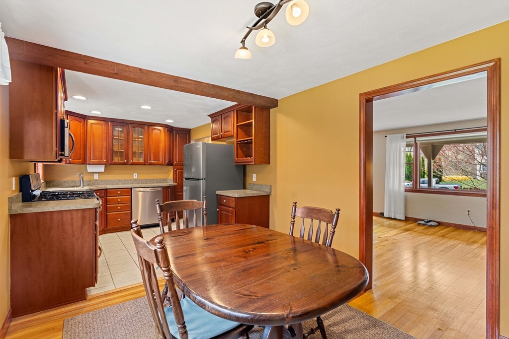 9 Prancing Road