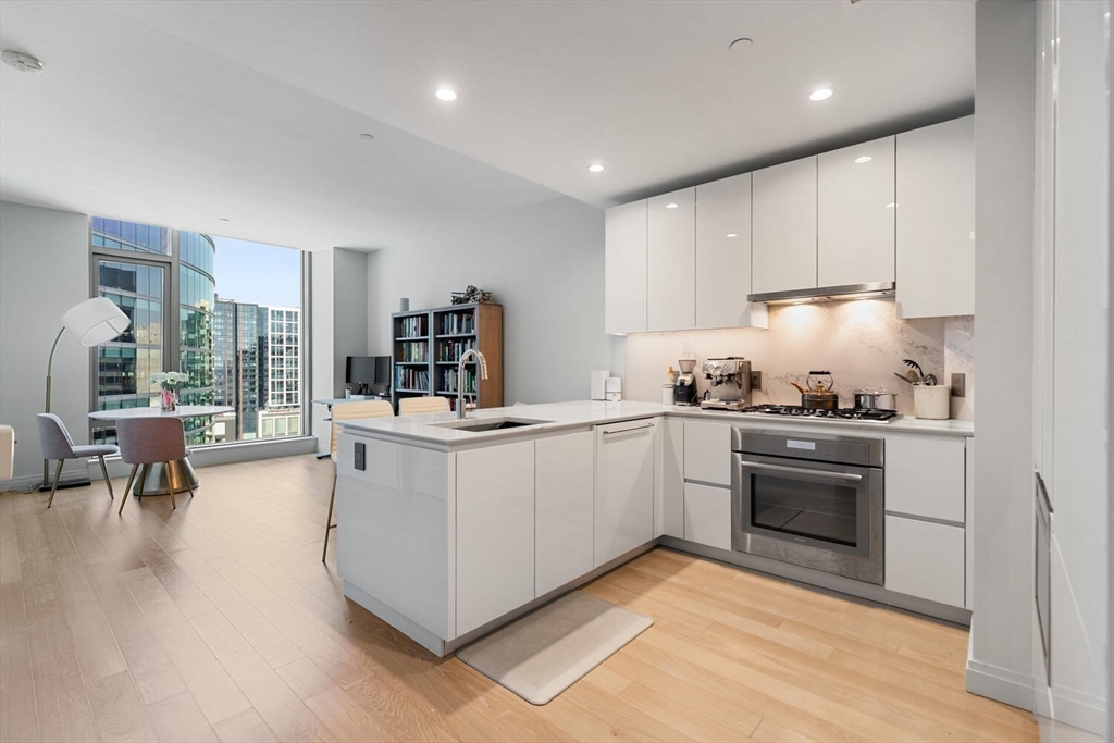 133 Seaport Blvd # 1701