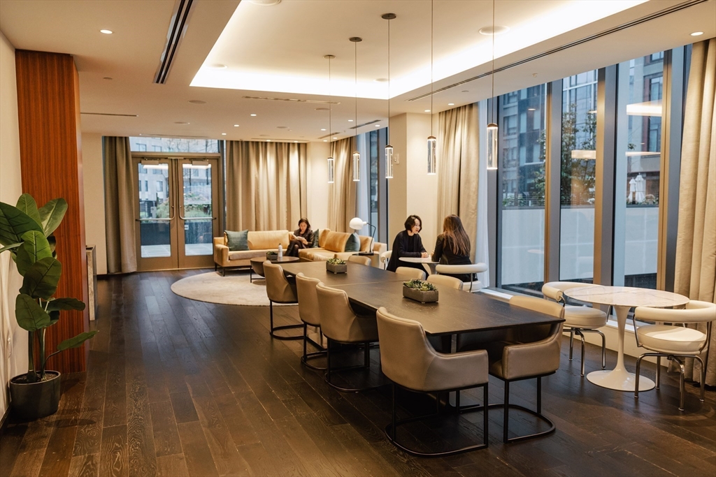 133 Seaport Blvd # 1701